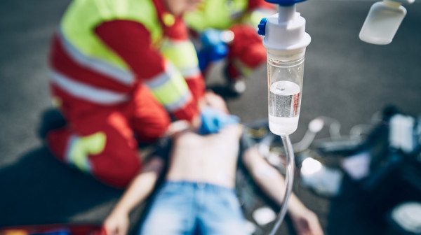 Neverovatan poduhvat: Mađarski lekar izveo operaciju srca nasred ulice