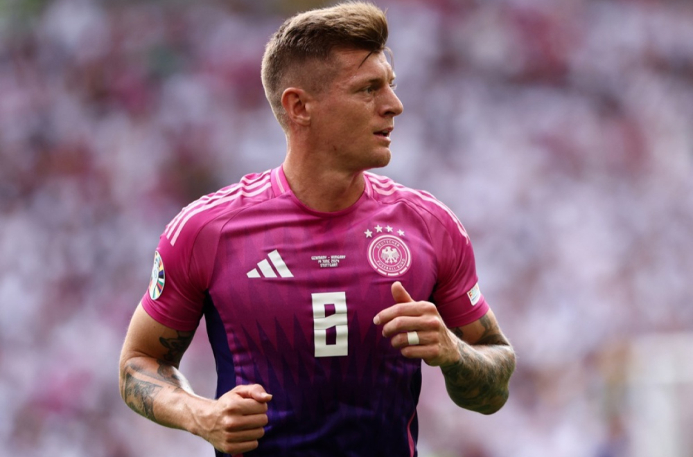 Nemci obezbedili osminu finala; Nova "doktorska disertacija" Krosa