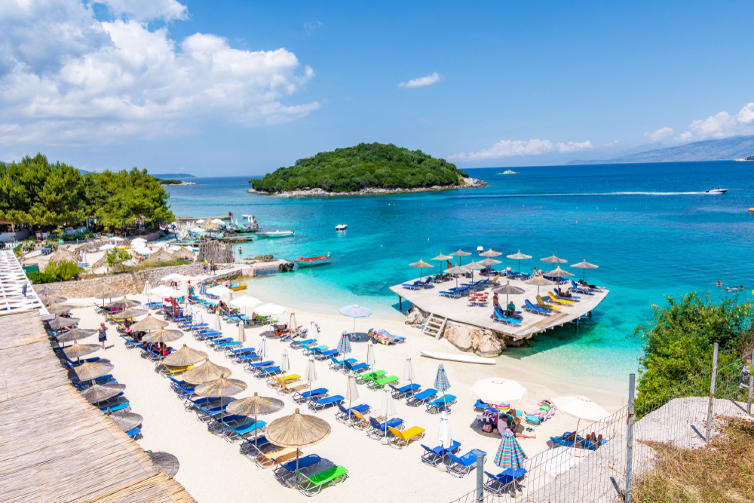 Srbi sve više biraju Albaniju za letovanje: Jeftinija od Grčke, a da li je bezbedna?