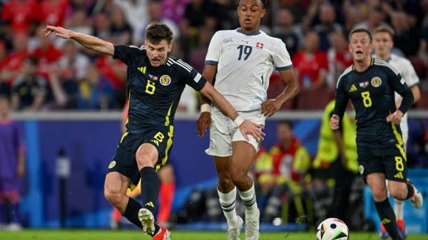 Teška povreda na EURO – defanzivac iznet na nosilima VIDEO