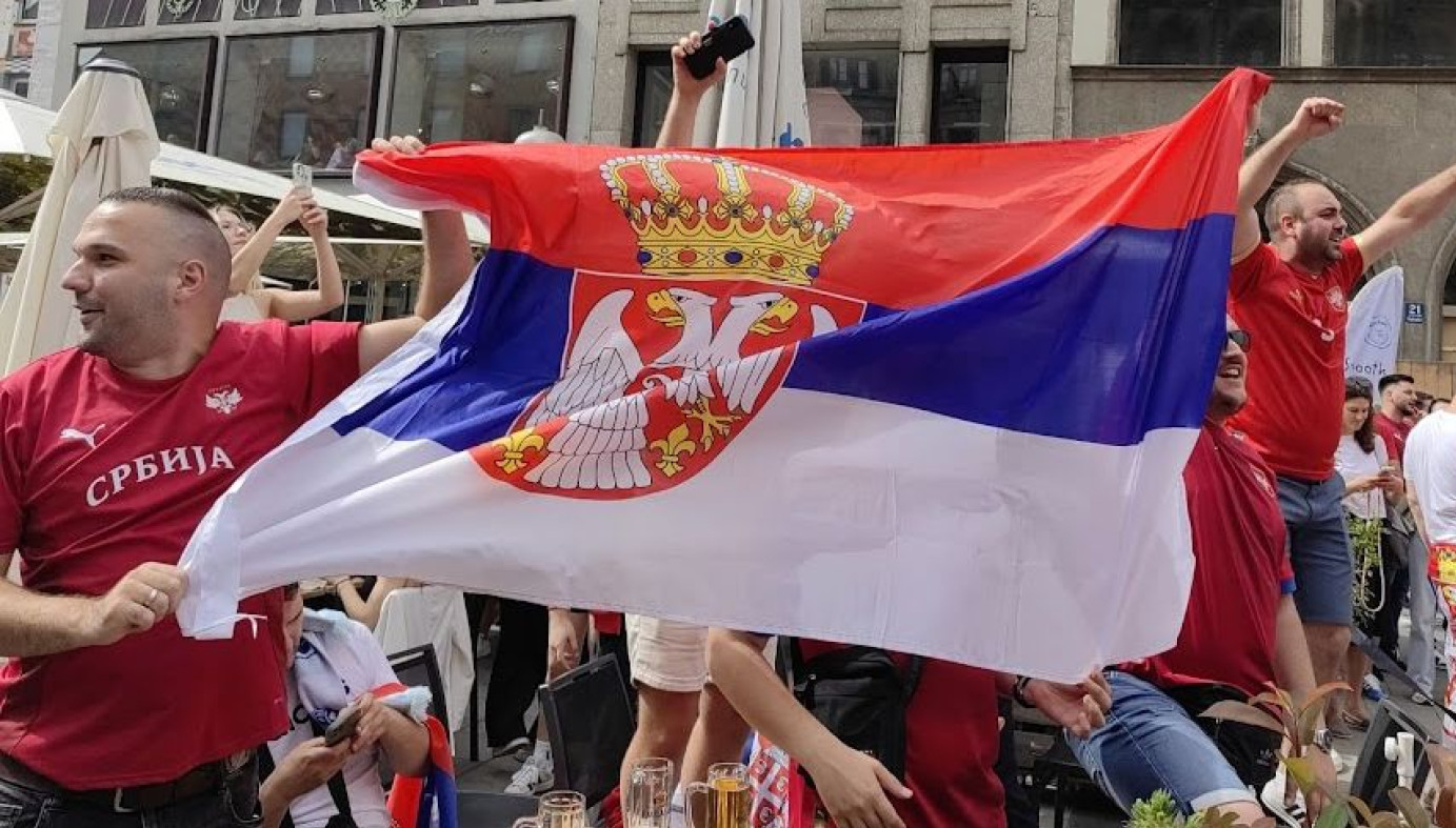 Srbi okupirali "Marijanplac" – korteo kreće u podne FOTO/VIDEO