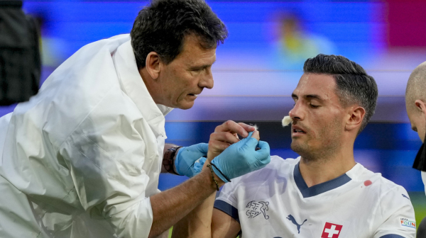 Najmalerozniji igrač na EURO – dao autogol, slomio nos