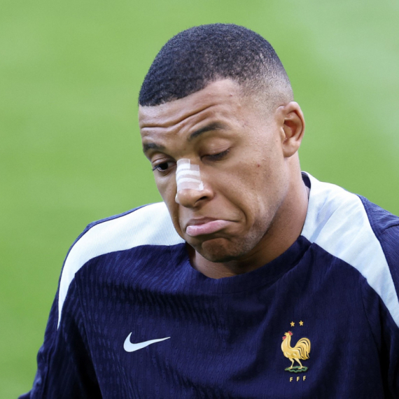 Mbape spremio masku FOTO