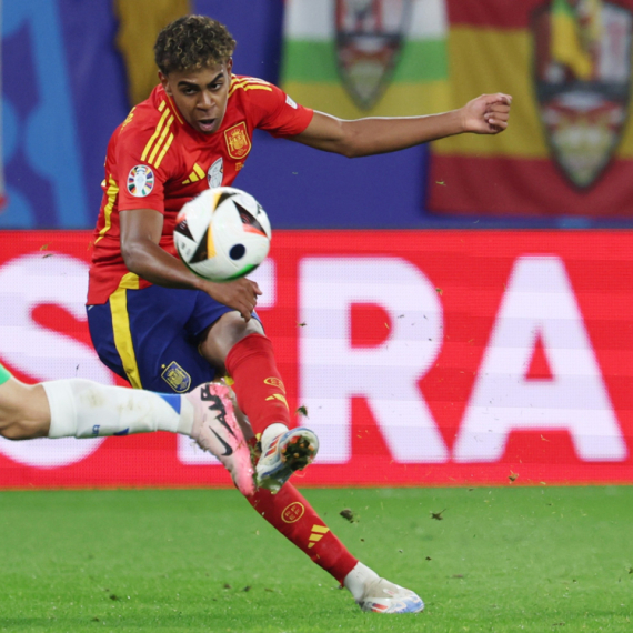 De la Fuente odabrao tim za Srbiju – Jamal, Olmo i Vilijams stižu u Beograd