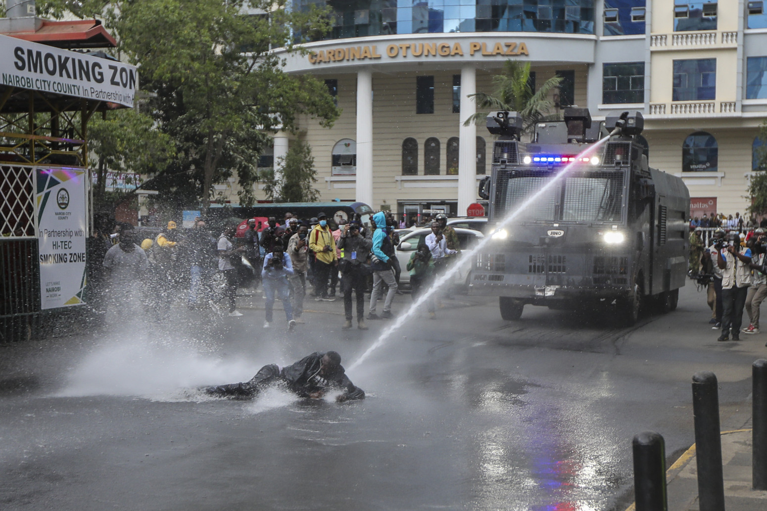Rat zbog poreza FOTO
