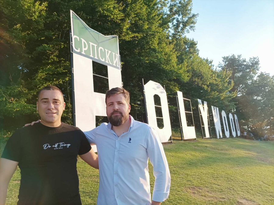 Srpski Holivud na krovu Šumadije zasijao novim sjajem: Dobio i šajkaču FOTO