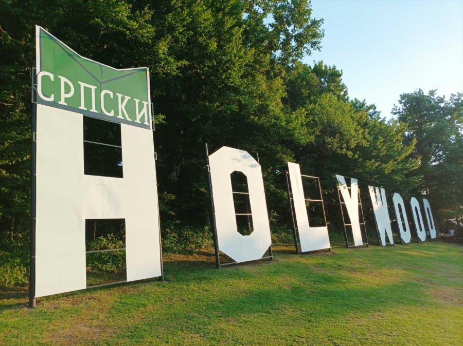 Srpski Holivud na krovu Šumadije zasijao novim sjajem: Dobio i šajkaču FOTO