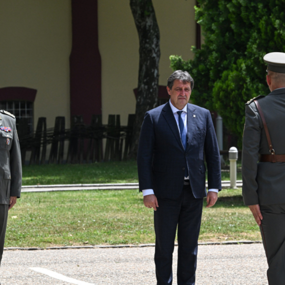 Gašić na polaganju zakletve vojnika generacije "jun 2024": Postaćete snažan i jedinstven kolektiv FOTO