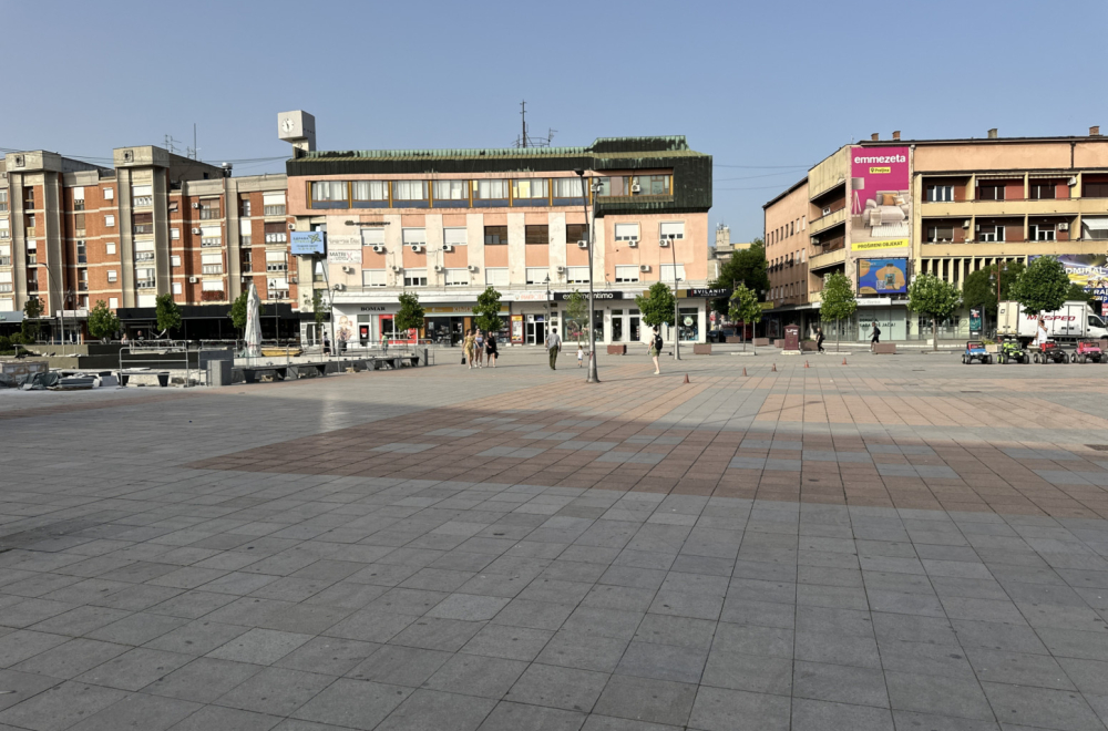 Gori asfalt: U centru izmereno 45 stepeni, ulice puste FOTO