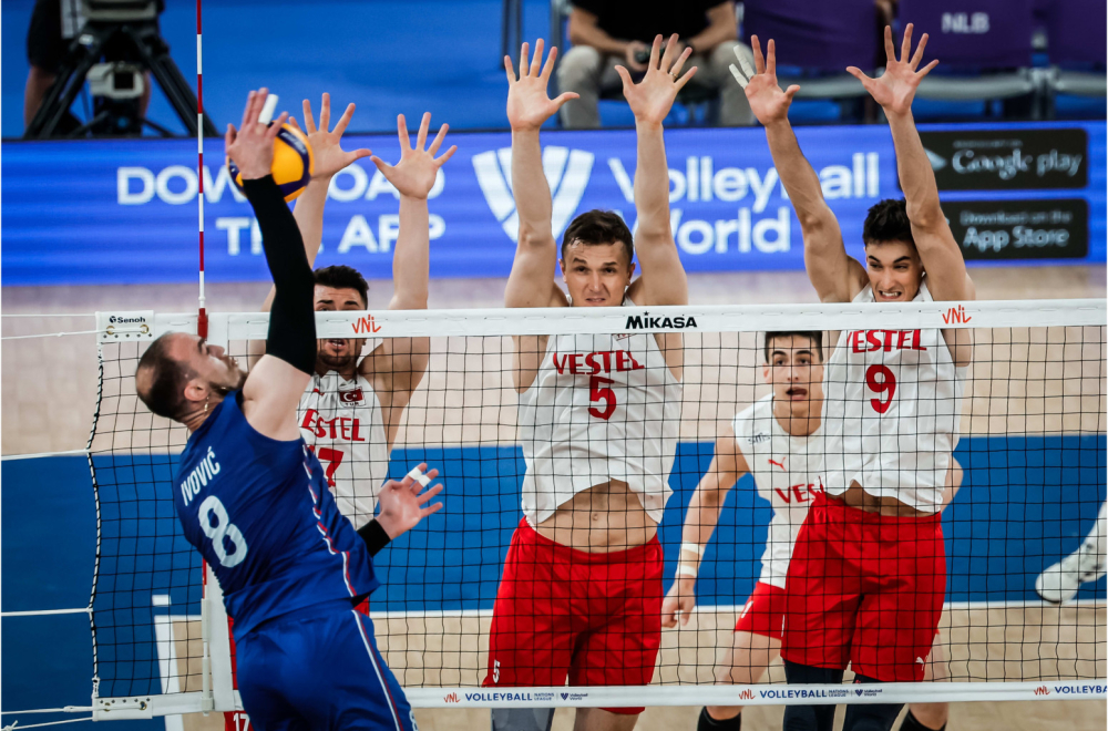 Plava četa ponovo preokretom do pobede – misija Pariz na 90 odsto