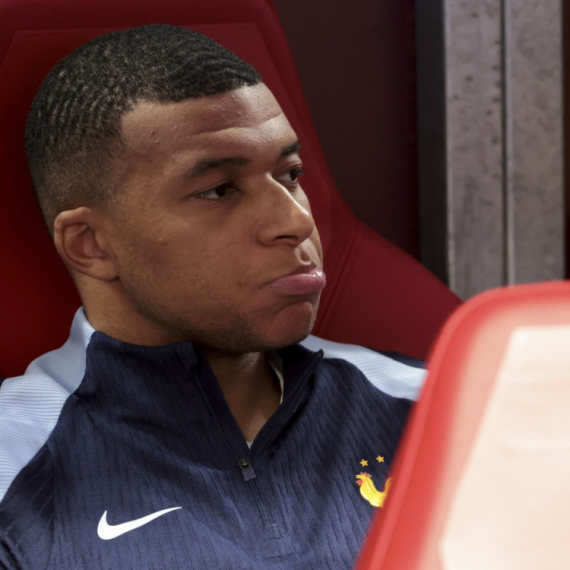 PSŽ duguje Mbapeu 100 miliona evra