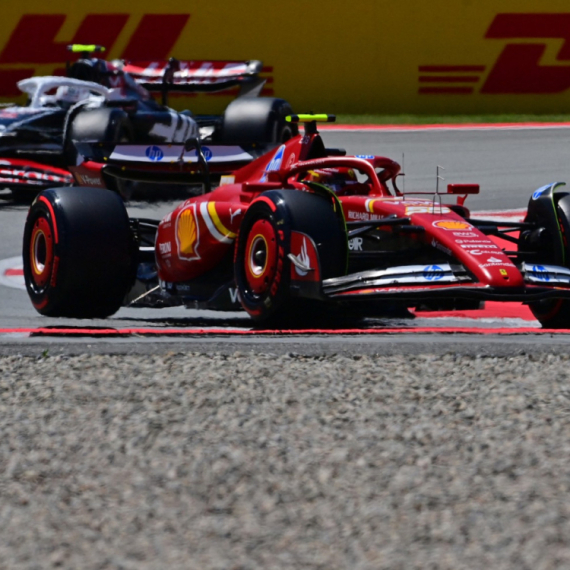 Sajns najbrži na trećem treningu pred VN Španije