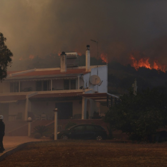 Bukte požari, podignuti helikopteri FOTO/VIDEO