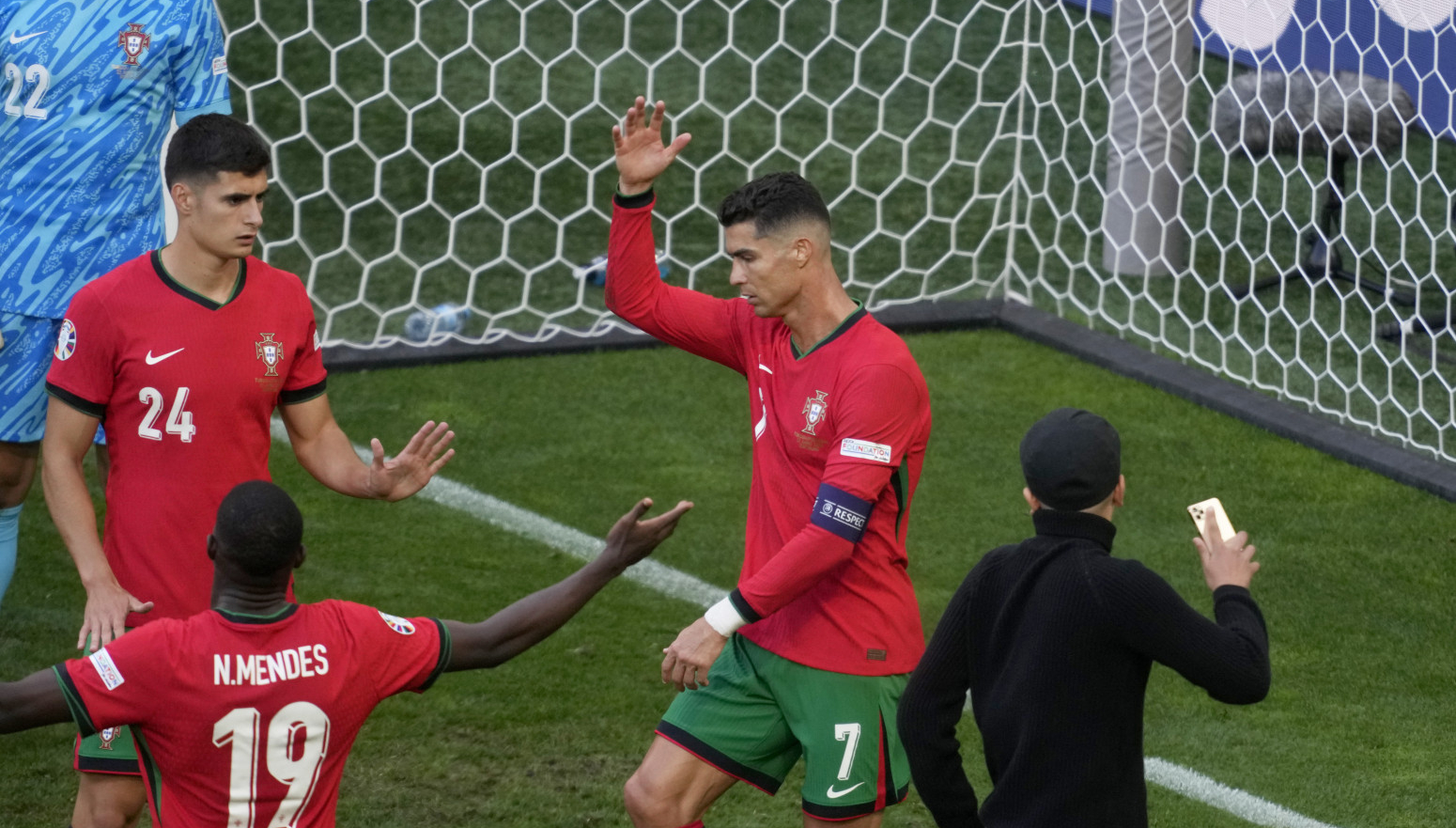 Ronaldo oborio rekord, ali nije igrač utakmice – Portugal moćan!