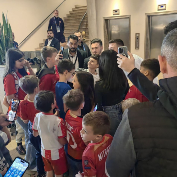 Navijači upali u hotel "orlova": Obećavajuće slike pred Dansku VIDEO