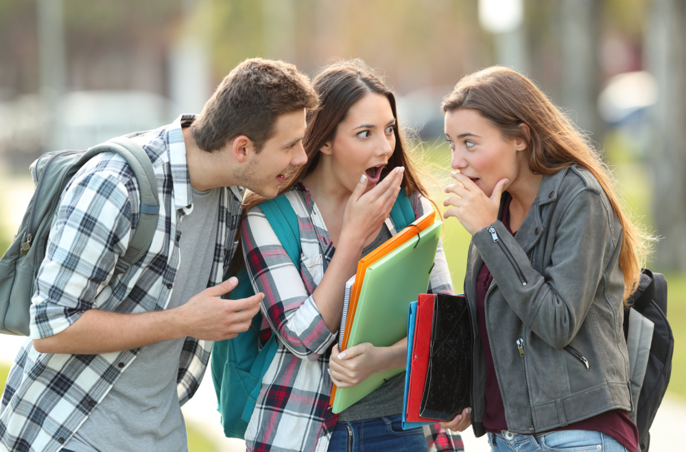 Nasred ulice komentarisala šta muškarce uzbuđuje u krevetu, sada svi žele da je žene VIDEO