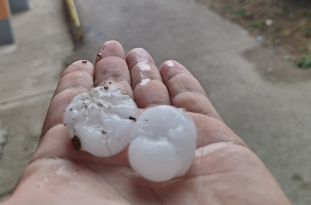 Tutnji kroz Srbiju: Grad lomio crepove u Priboju, u Prijepolju poplava FOTO/VIDEO