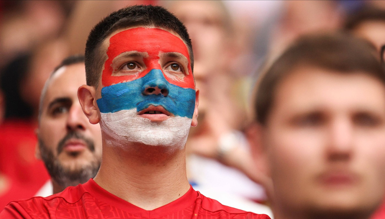 Navijanje za Srbiju – u čemu je problem?