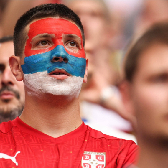 Navijanje za Srbiju – u čemu je problem?