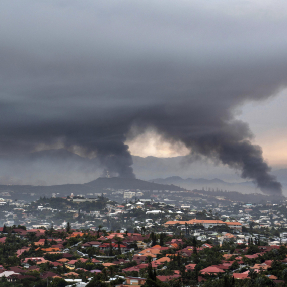 Ponovo pakao za Francuze: U Novoj Kaledoniji novi nasilni protesti, gori VIDEO