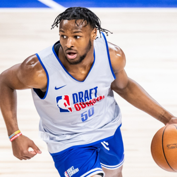 Istorija ispisana: Lejkersi doveli Lebronovog sina