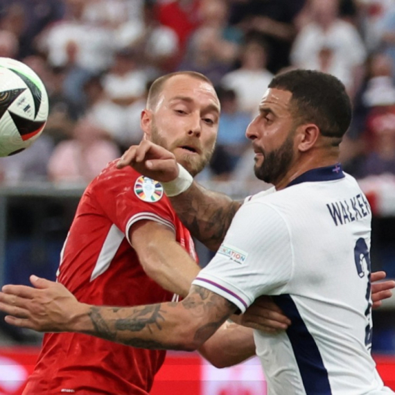 "Potomak Nostradamusa": Englezi "opčinjeni" Milanom Tarotom, a razlog je EURO FOTO