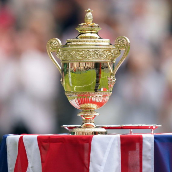 Zašto je ananas na vrhu vimbldonskog pehara?