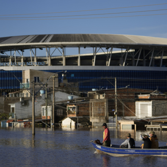 Proglašena katastrofa u Ajovi: Bujica srušila most, ljudi beže pred vodom VIDEO