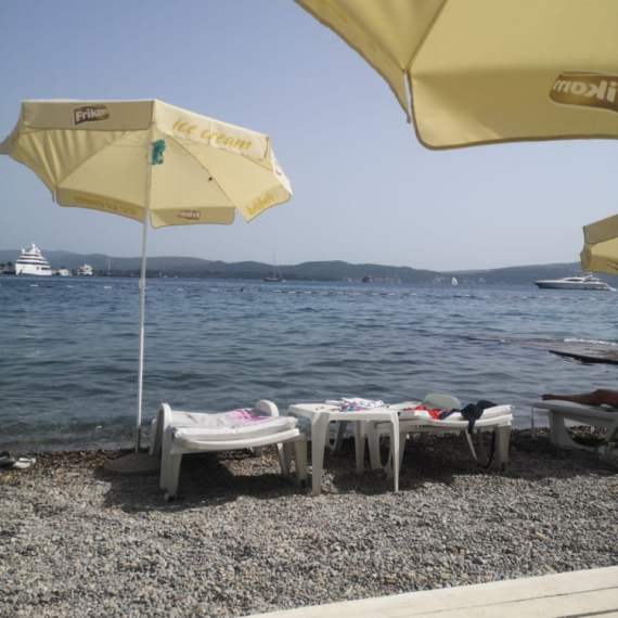 "More je toplo, kao da niste u Crnoj Gori": A cene? FOTO