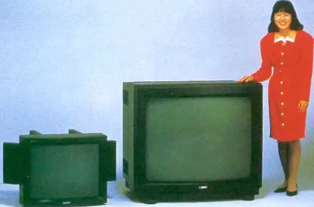 Najveći TV ikada: Ova grdosija ima 200 kilograma! FOTO