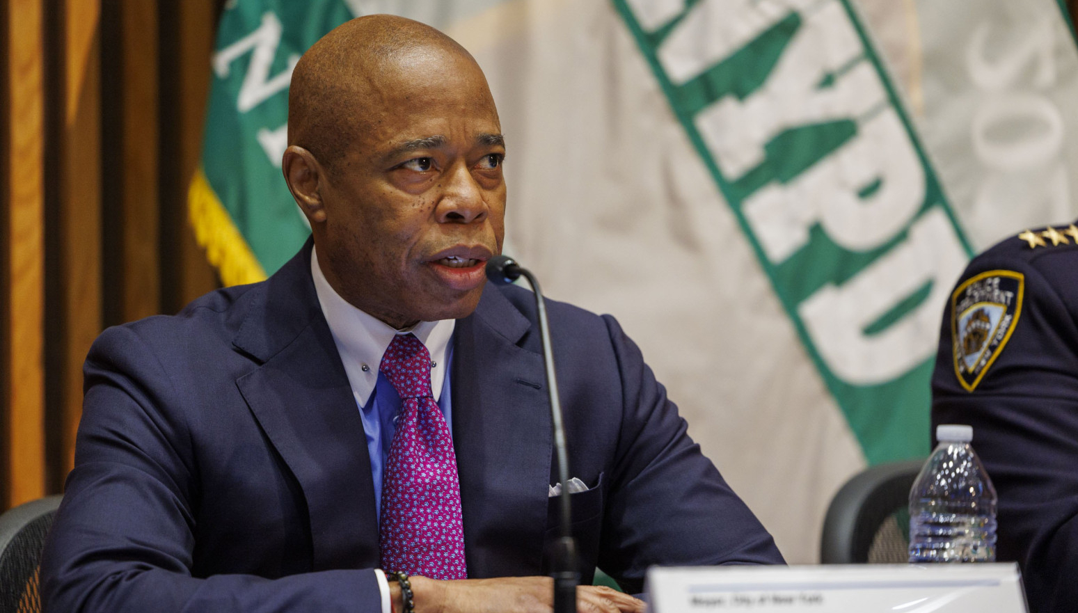 Erik Adams odustaje od kandidature za reizbor za gradonačelnika Njujorka