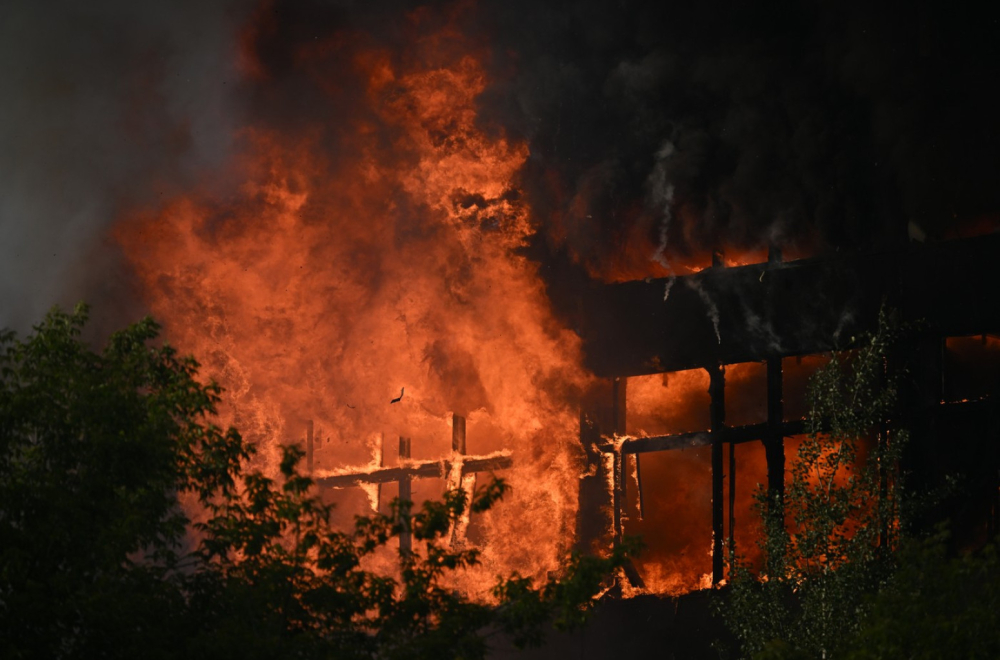 Jezivi snimci požara kod Moskve: Ljudi skakali kroz prozor VIDEO
