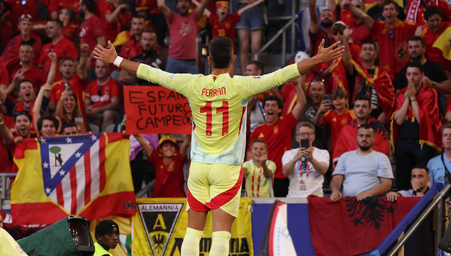 Španci razbesneli Albance: "Kosovo, Srbija!" VIDEO