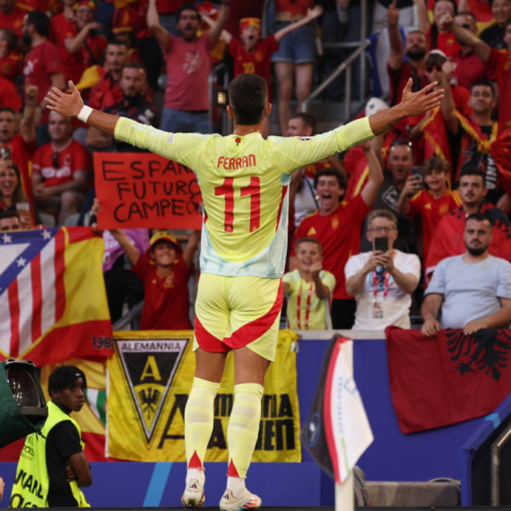 Španci razbesneli Albance: "Kosovo, Srbija!" VIDEO