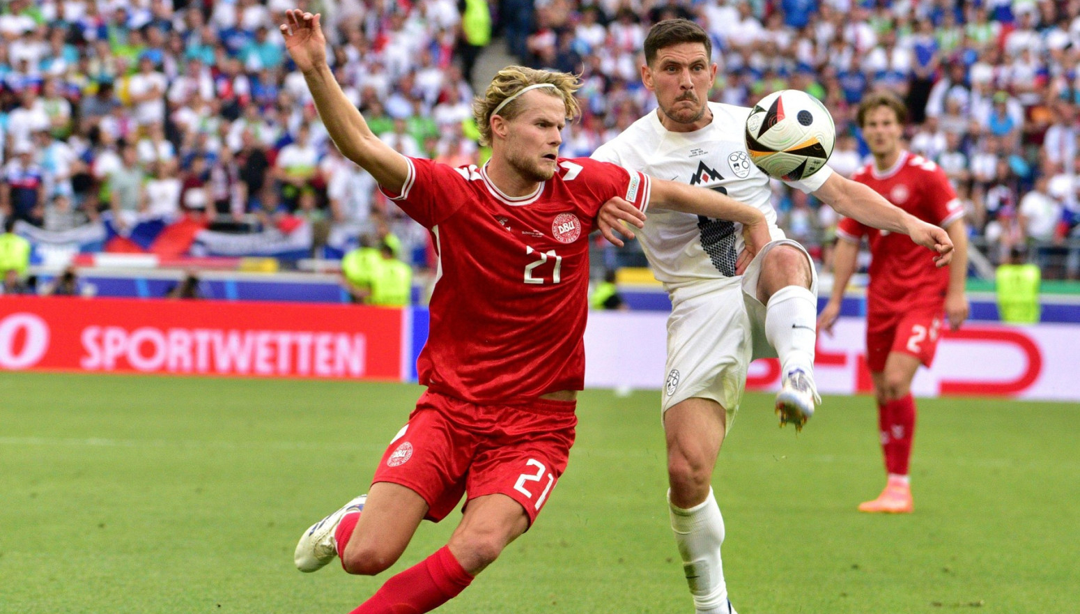 Bizarna situacija u grupi Srbije – šta ako Danci i Slovenci budu izjednačeni?