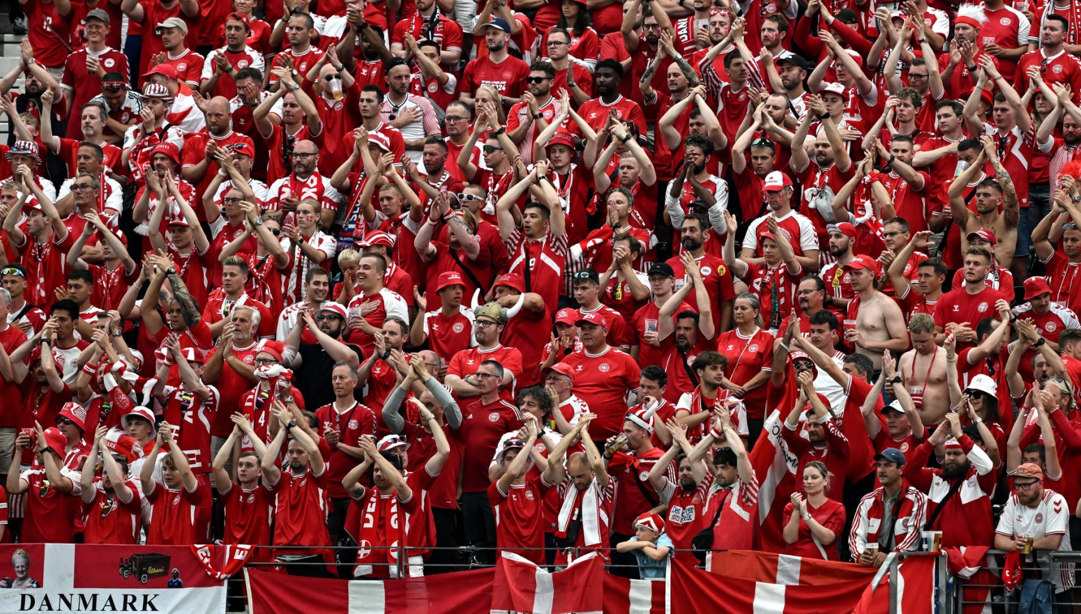 Danci na trgovima zbog Srbije – cela nacija uz reprezentaciju