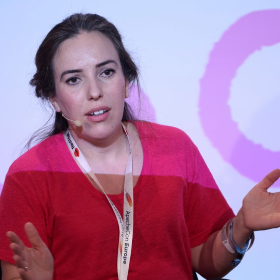 Stela Asanž: Deca još ne znaju da će Džulijan biti oslobođen