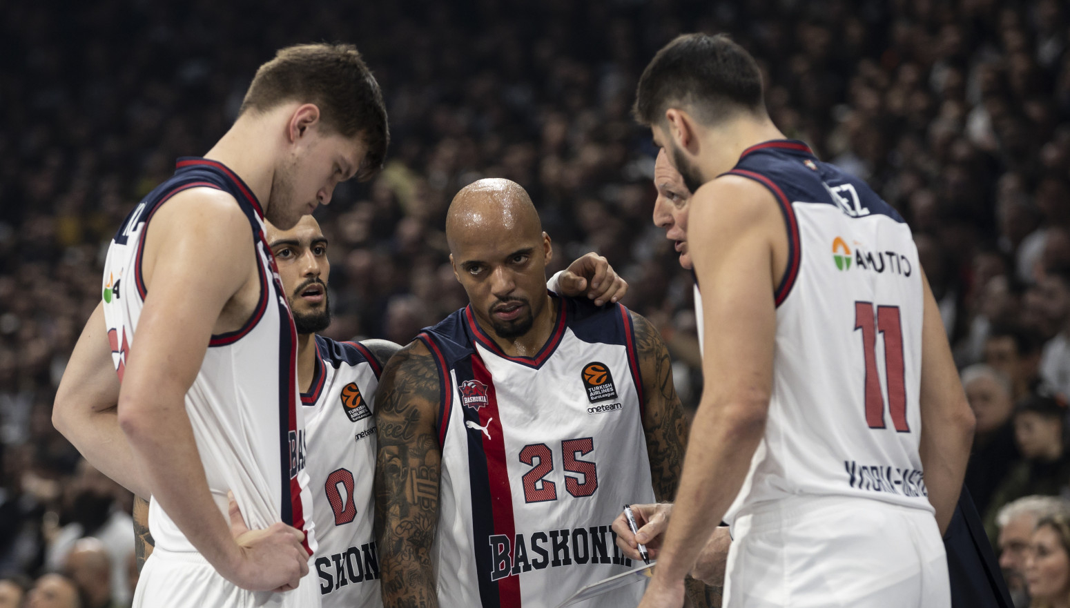 Baskonija se oprostila od trojice košarkaša FOTO