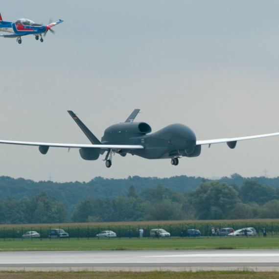 Oboren "Global Hawk"?