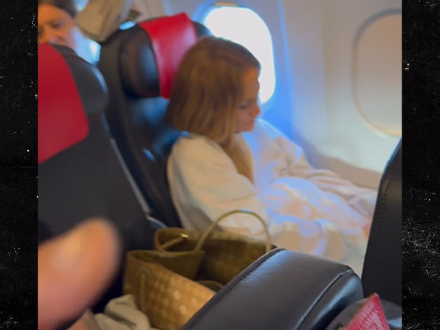 Dženifer Lopez pri bankrotu? Vozi se ekonomskom klasom od 134 evra FOTO