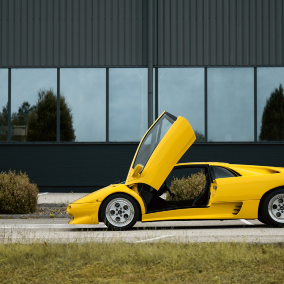 Vozio ga najbolji teniser sveta: Na prodaju "žuti đavo" FOTO