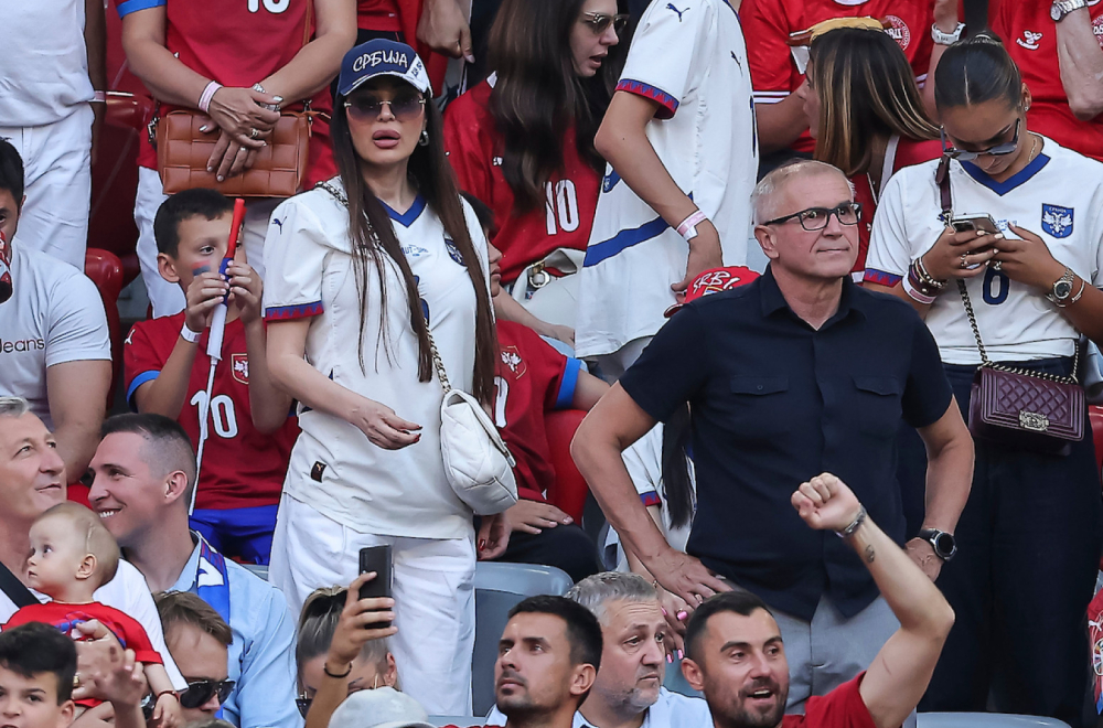 Ceca i Anastasija na meču Srbije u Minhenu FOTO