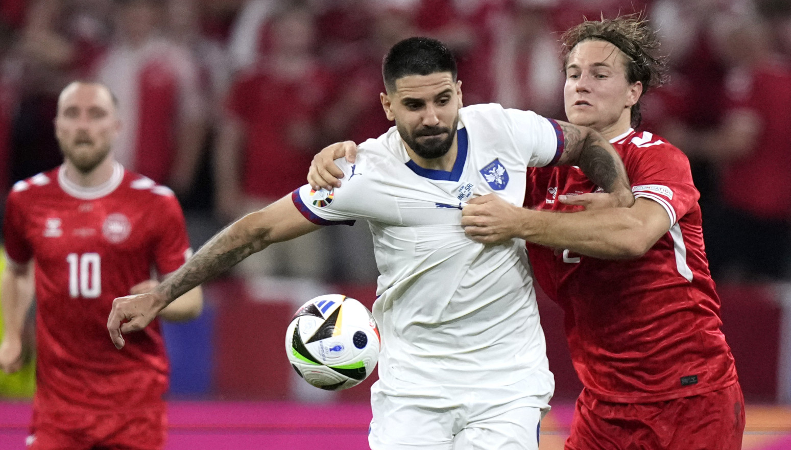 Mitrović tražio penal – da li je Srbija oštećena? FOTO/VIDEO