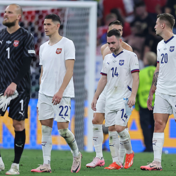 Herr Smuđa ispratio "orlove": Piksi promašio autobus VIDEO