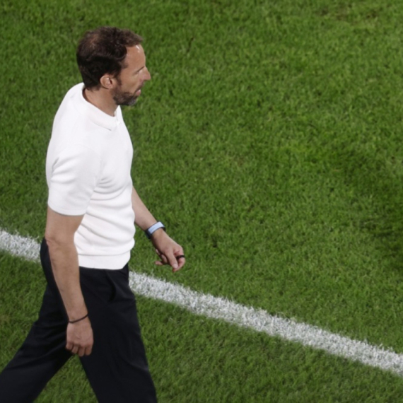 Ljuti Englezi gađali Sautgejta VIDEO