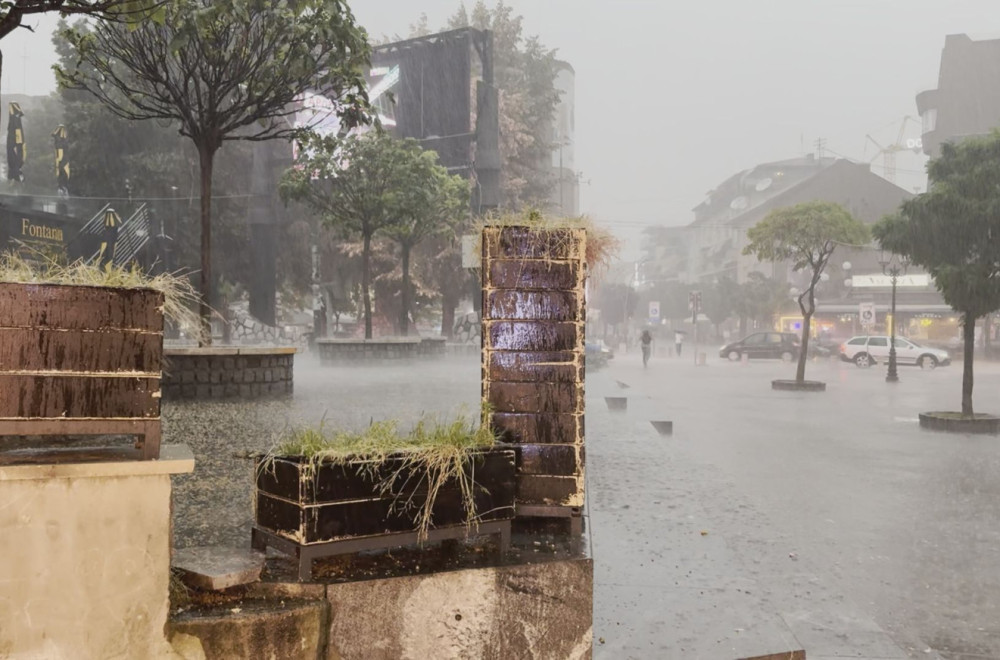 Jako nevreme krenulo da pustoši region; Mi smo sledeći?