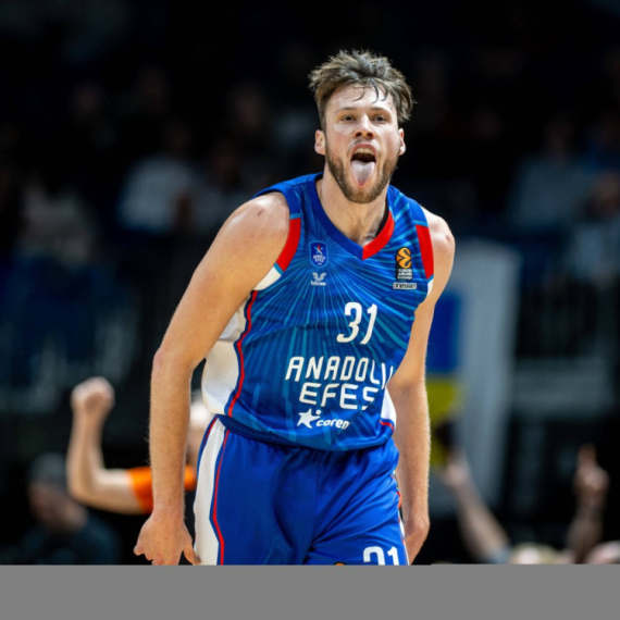 Supruga novog košarkaša Zvezde je "bomba": Kakve trbušnjake ima njegova žena FOTO