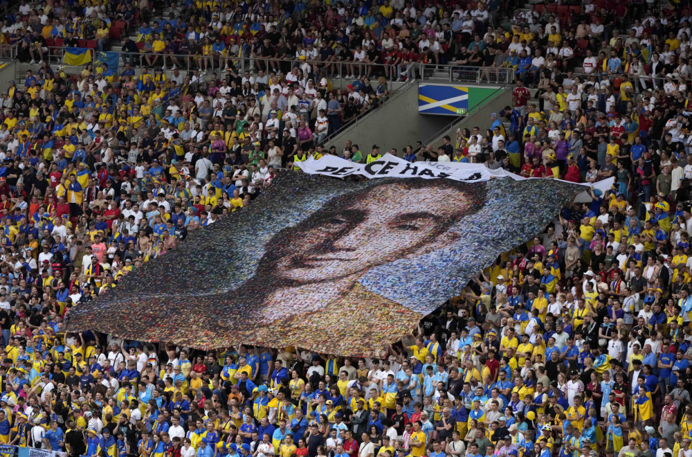 "Šetalica" Ukrajinaca za palog vojnika - "mir ima svoju cenu"