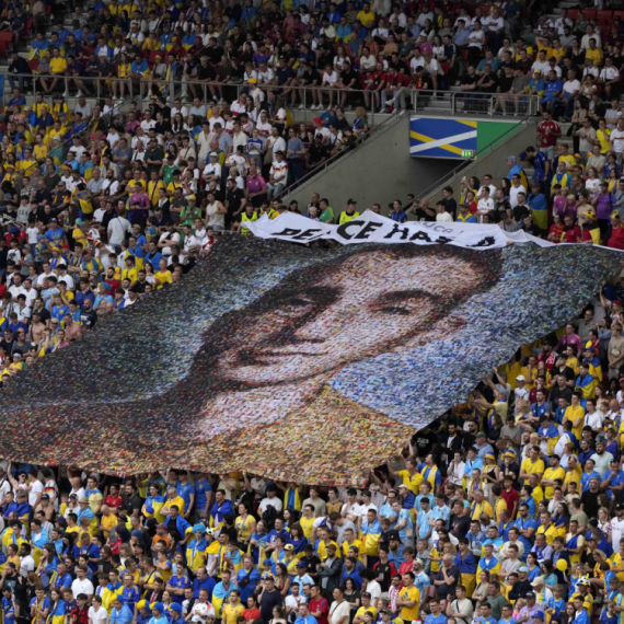 "Šetalica" Ukrajinaca za palog vojnika - "mir ima svoju cenu"