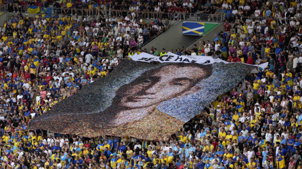 "Šetalica" Ukrajinaca za palog vojnika - "mir ima svoju cenu"